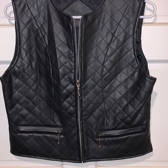 Motorcycle leather vest - Picture 2 of 5